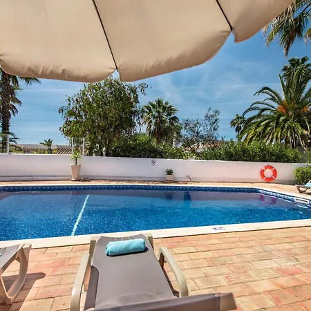 Celina By Algarve Holidays 기아