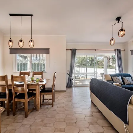 Celina By Algarve Holidays Guia