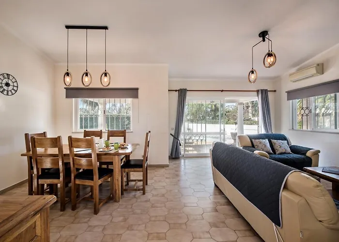 Celina By Algarve Holidays Гия